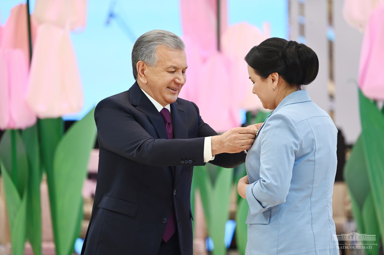 Shavkat Mirziyoyev: Inson qadrini ulug‘lash avvalo azizu mukarrama ayollarni ulug‘lashdan boshlanadi