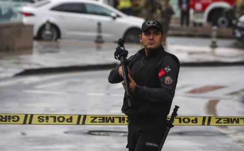 Istanbuldagi mehmonxonaga qurolli hujum uyushtirildi