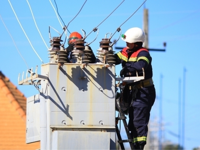 Samarqandda elektromontyor simyog‘ochdan yiqilib halok bo‘ldi