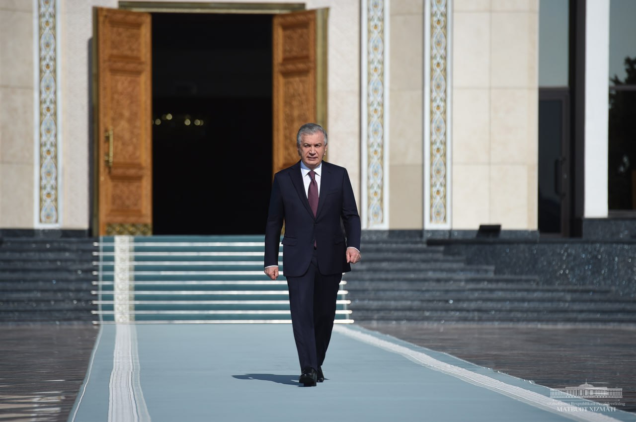 Prezident Shavkat Mirziyoyev Tojikistonga joʻnab ketdi